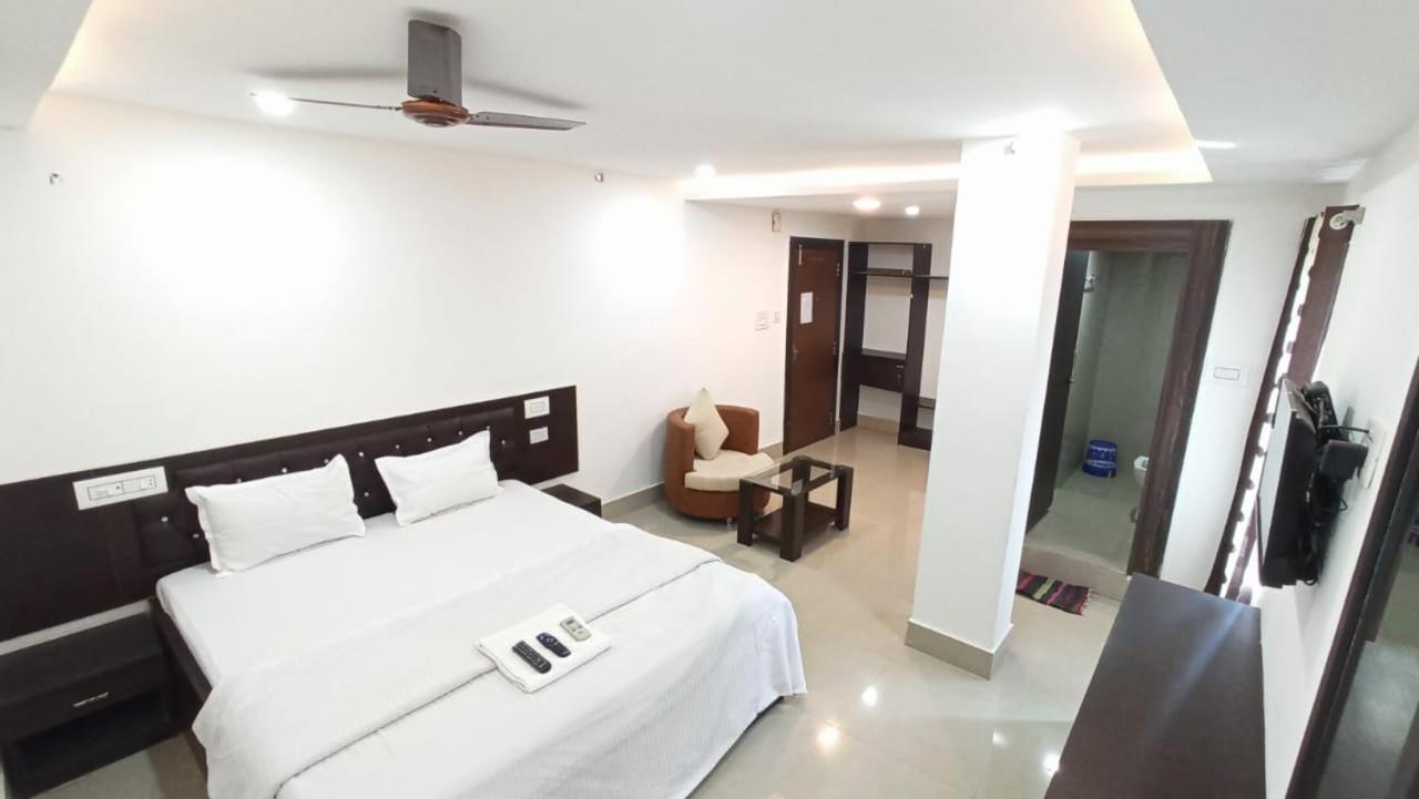 Gods County. Resort & Banquets Tarapith Esterno foto