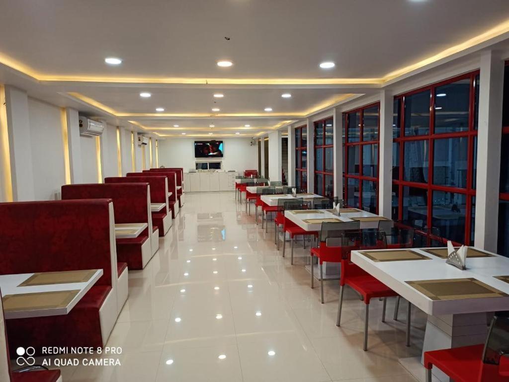 Gods County. Resort & Banquets Tarapith Esterno foto