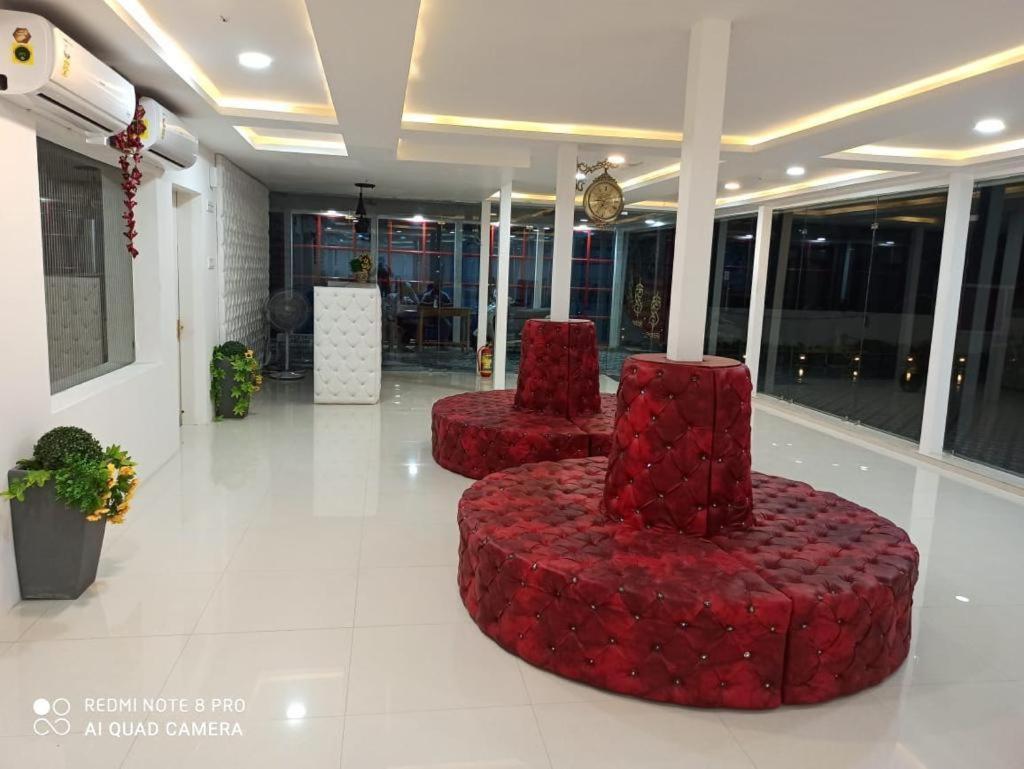 Gods County. Resort & Banquets Tarapith Esterno foto