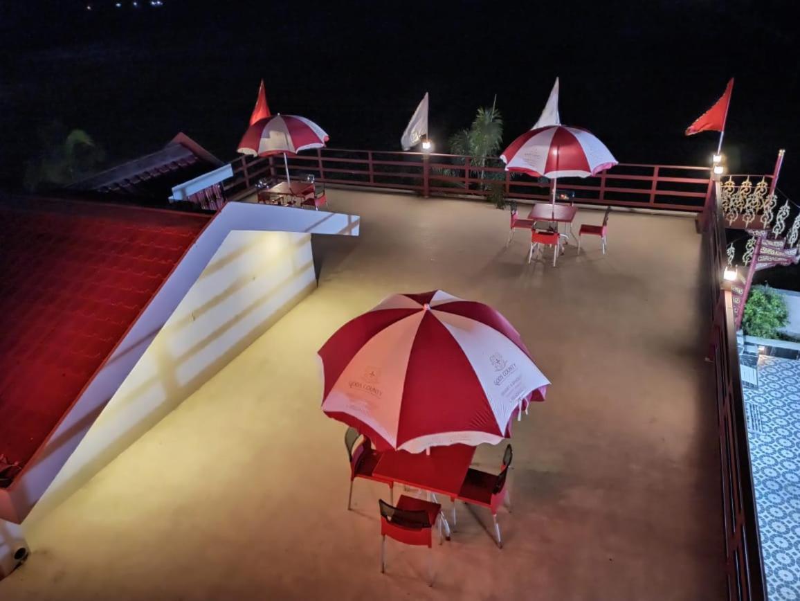 Gods County. Resort & Banquets Tarapith Esterno foto