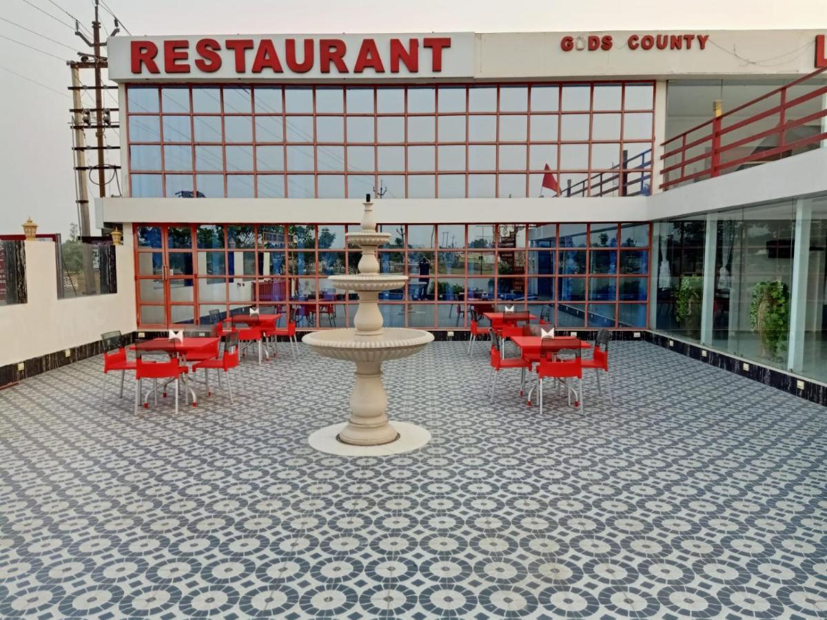 Gods County. Resort & Banquets Tarapith Esterno foto