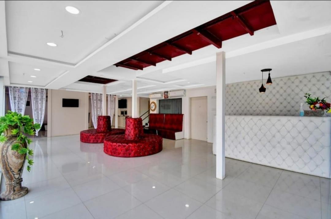 Gods County. Resort & Banquets Tarapith Esterno foto