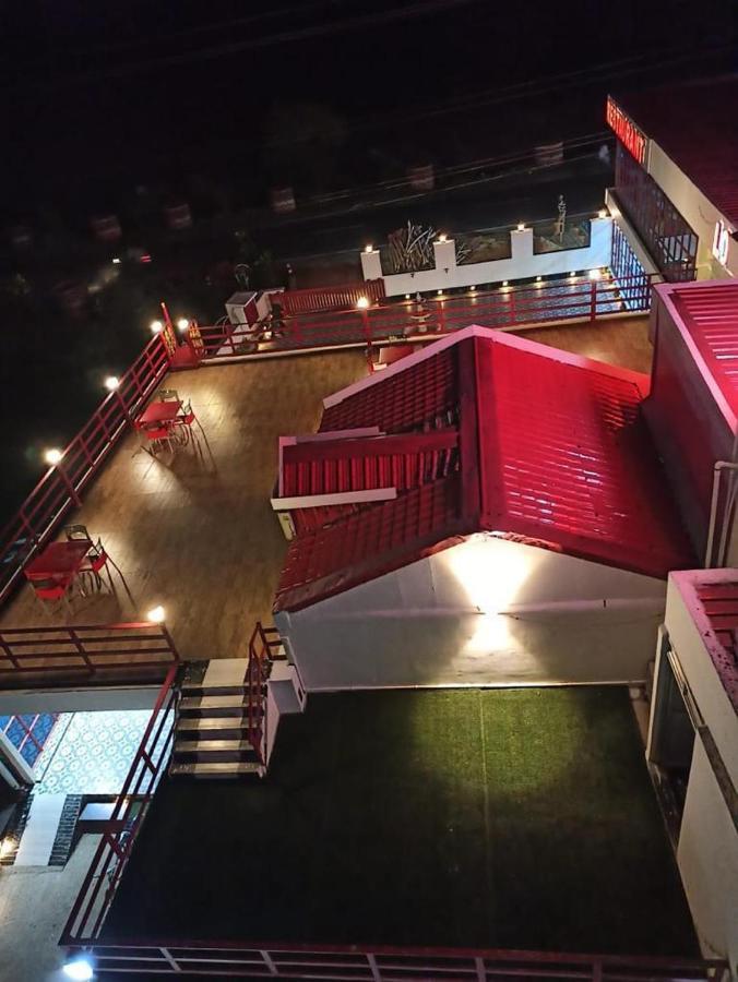 Gods County. Resort & Banquets Tarapith Esterno foto