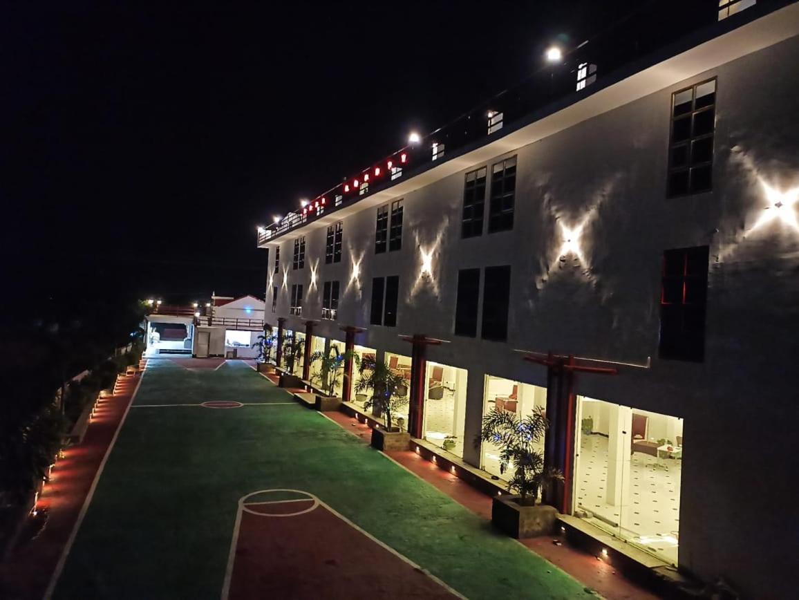 Gods County. Resort & Banquets Tarapith Esterno foto